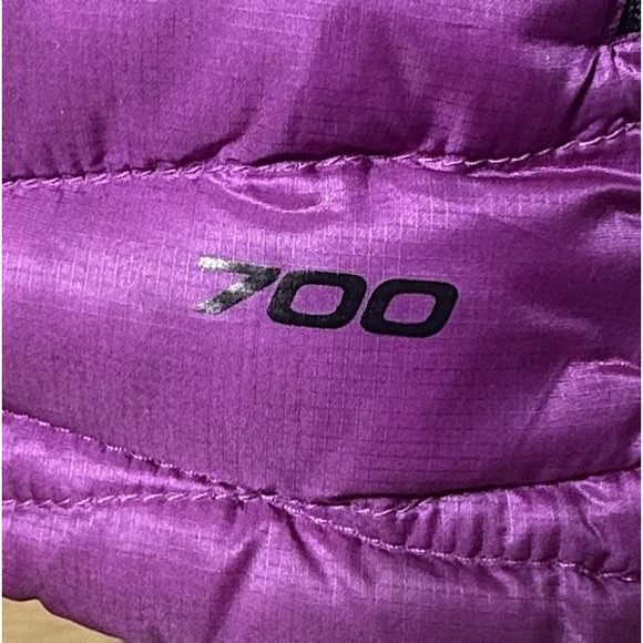 The North Face Puffer Vest Womens Size S 700 Fill Nuptse Down Purple Lightweight - Picture 4 of 14
